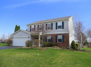 2630 Providence Ln, Lindenhurst, IL 60046