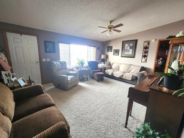 120 W 4th Ave, Miller, SD 57362