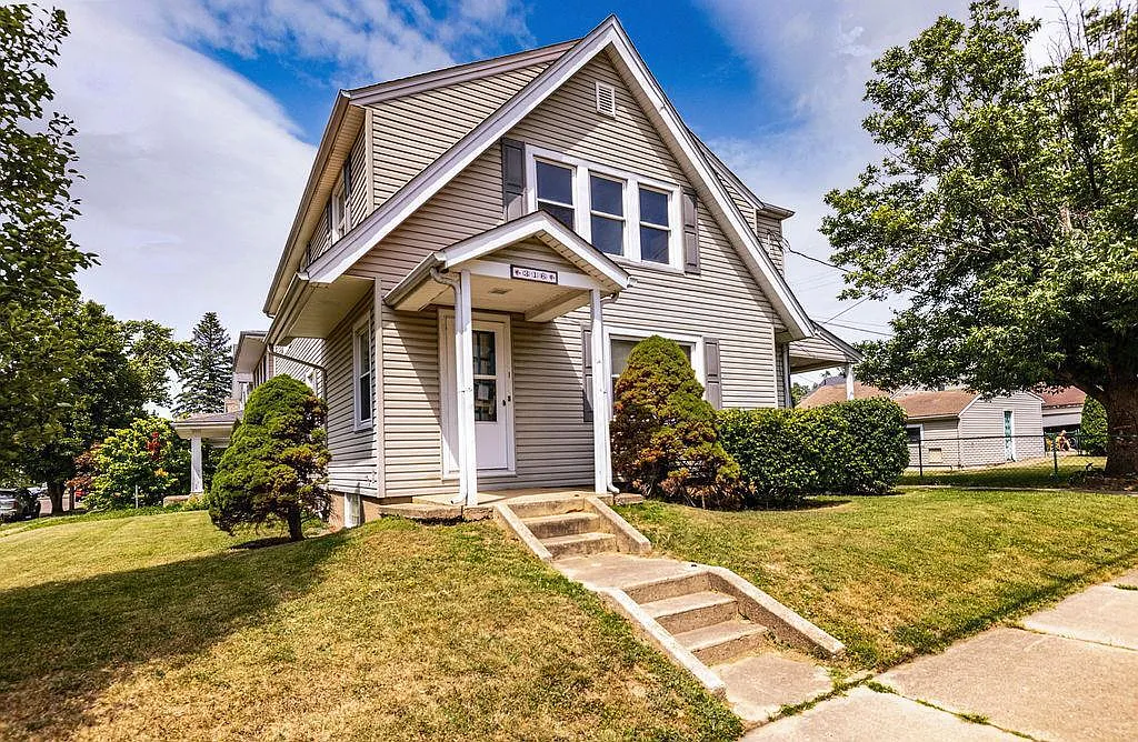 316 Elvin Ave photo 1