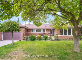 42 Cowley Ave, Toronto, ON M9B2E3