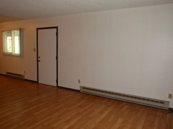 2nd image of 100 Turner Ct APT 1