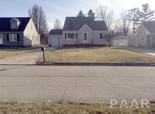 158 Van Dyke Dr, Canton, IL 61520