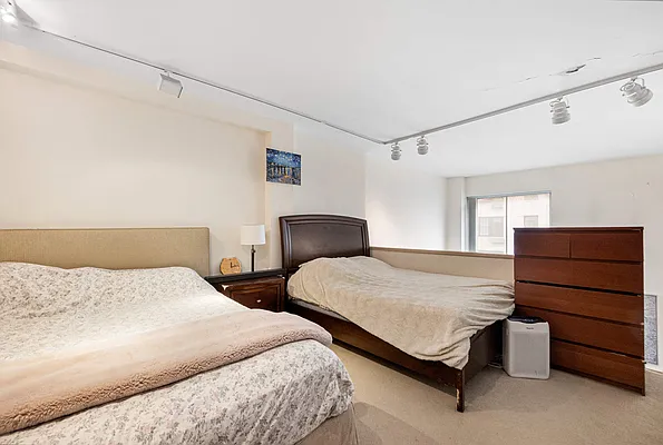 Rented by Compass | media 13