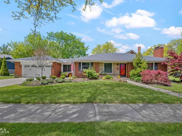 401 McKinley Ave, Grosse Pointe Farms, MI 48236