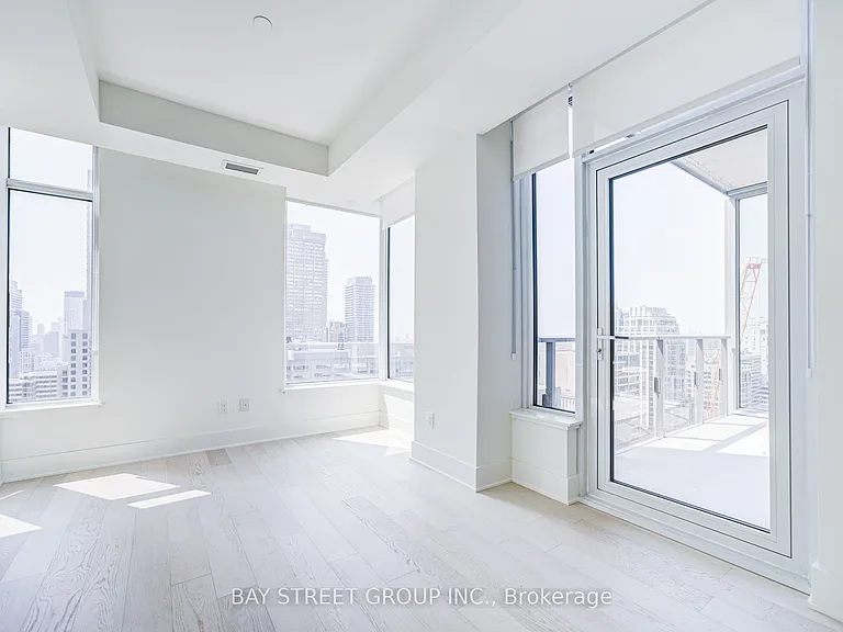 11 Yorkville Ave #2312 — Photo 23