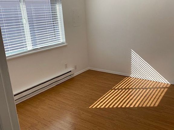 5th image of 3418 S 43rd St APT 3
