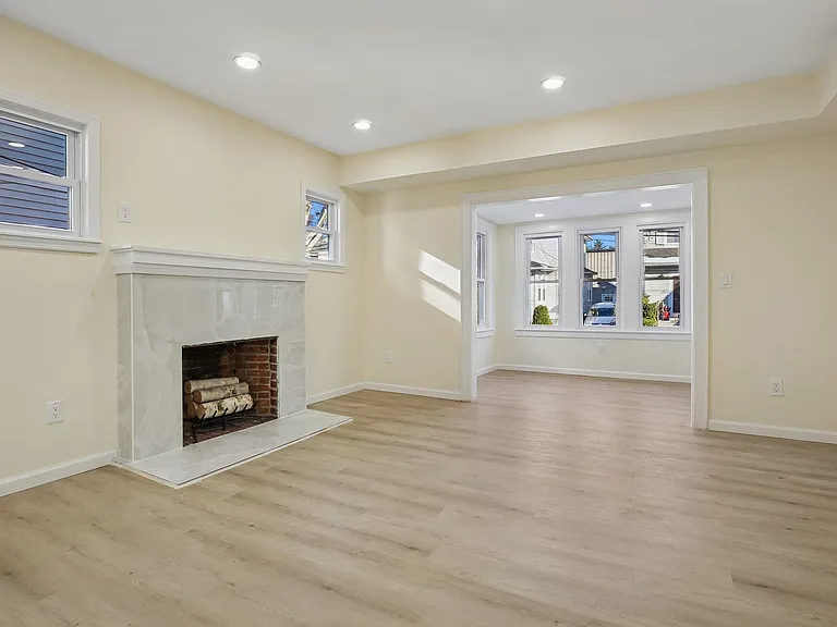 4 Lincoln Pl — Photo 10
