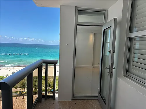 6039 Collins Ave #1221 Photo 1