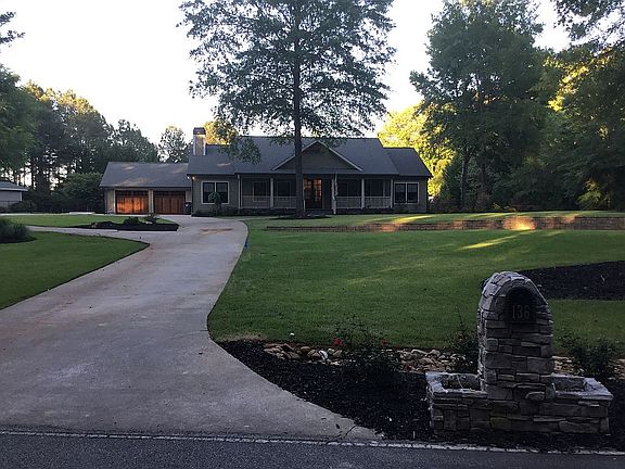 3rd image of 136 Lakemore Dr