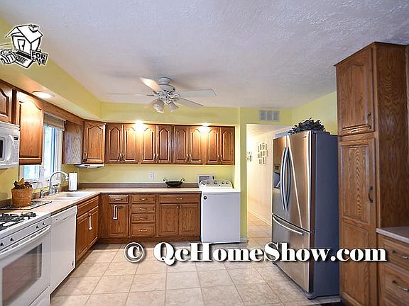 Updated 18 x 13 Eat In Kitch