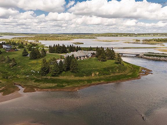 4th image of 3950 Lawrencetown Rd