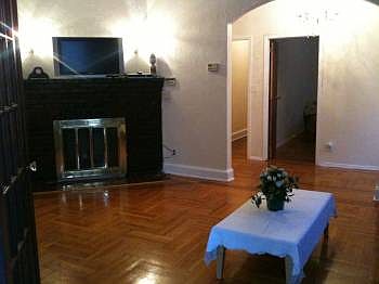 2nd image of 21 Fort Charles Pl