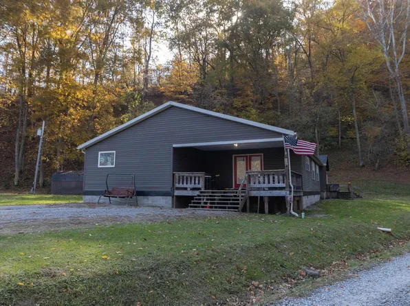 139 Sams Hollow Rd, Bridgeport, WV 26330