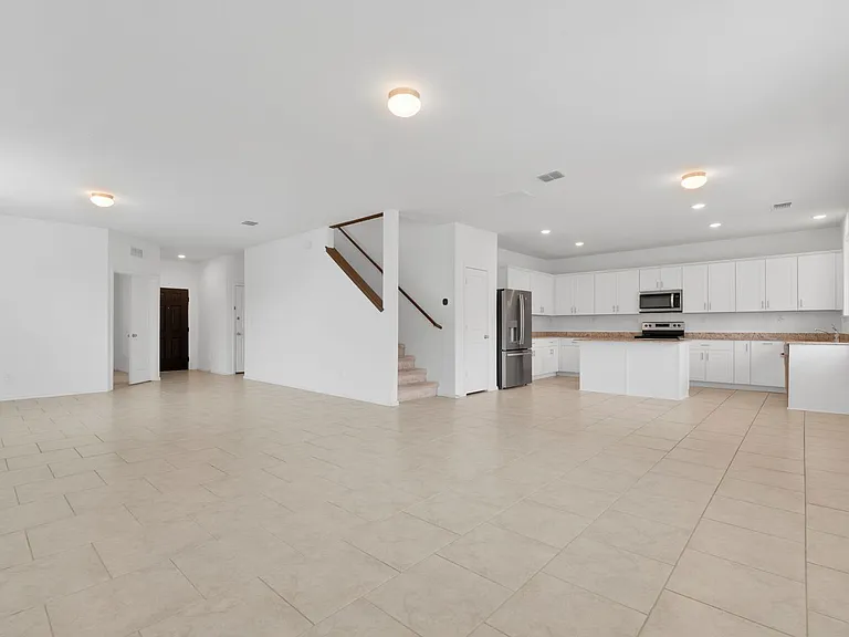 10310 Lady Bird — Photo 2