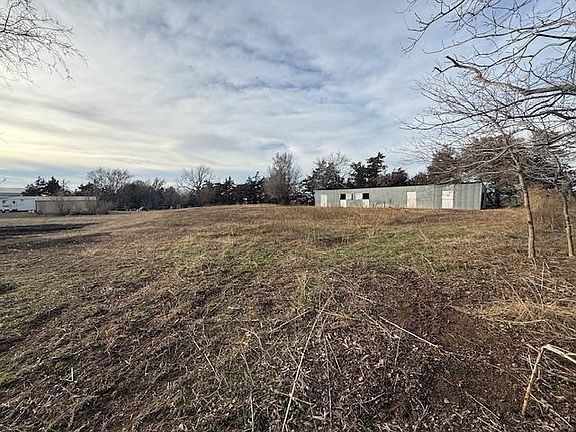 5th image of 1070 J Rd