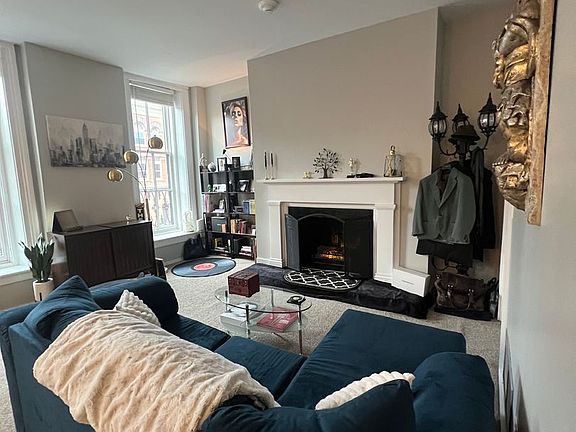 4th image of 17 E High St APT 204