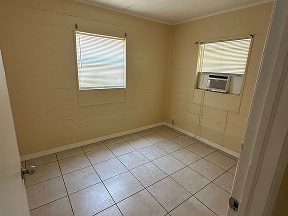 5th image of 1014 Douglass Ave APT 2