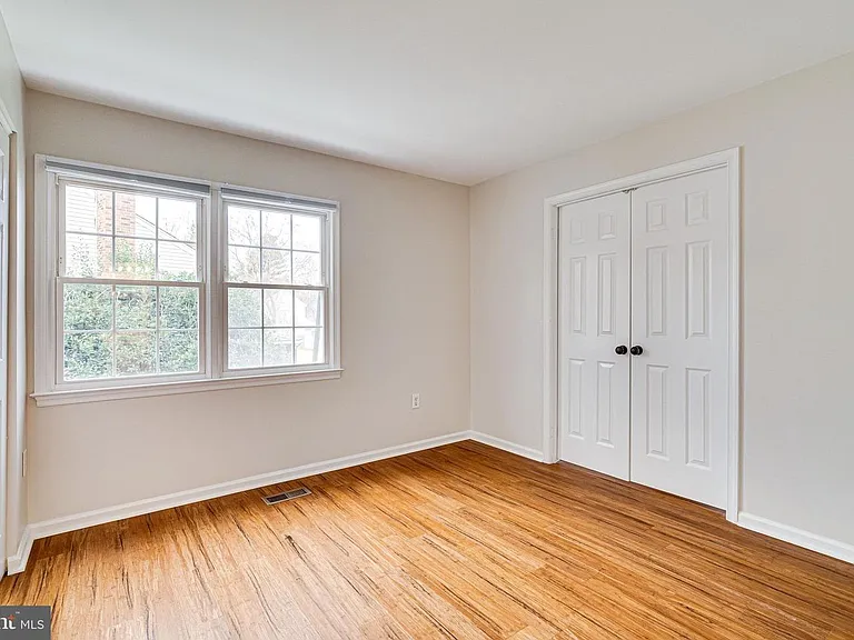 3022 Dower House Dr — Photo 35