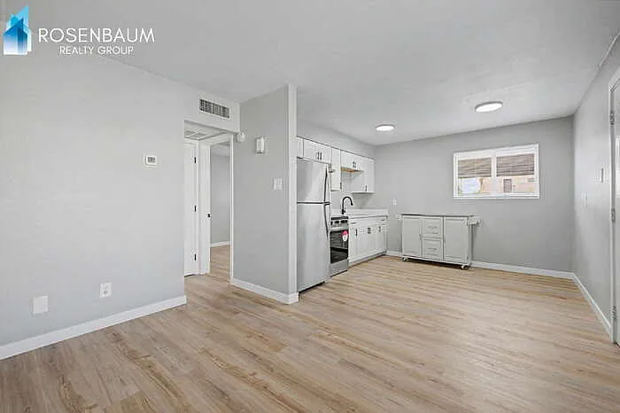 1925 W Village Dr #2 — Photo 7