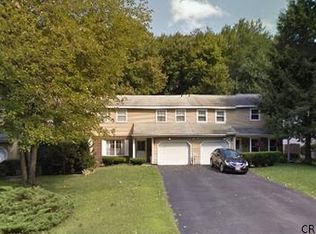 20 Barkwood Ln, Clifton Park, NY 12065