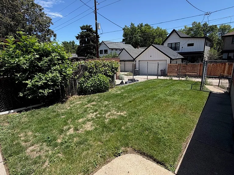 678 S Race St — Photo 13