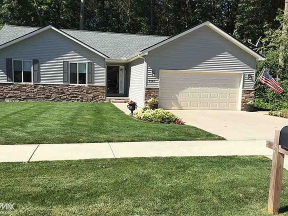 2nd image of 9522 Amy Rd