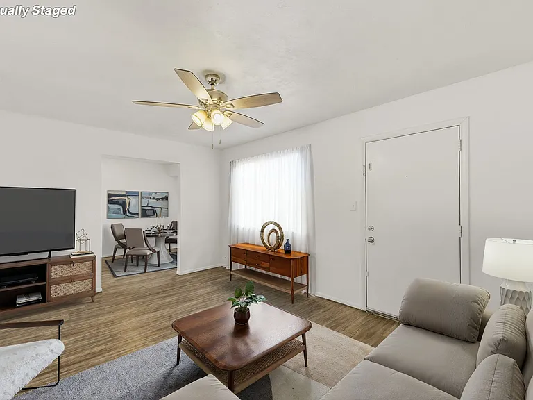 1853 Ivy Ln — Photo 8