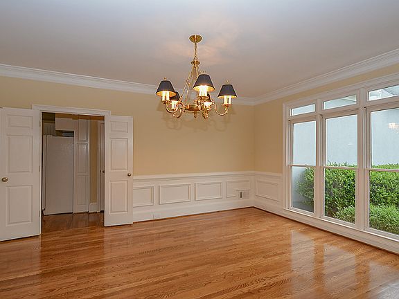 5th image of 3945 Royal Pennon Ct