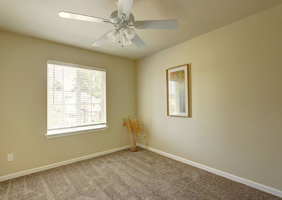 1st image of 3945 Amelia Ct NE