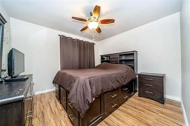 3847 S Redondo Blvd — Photo 24