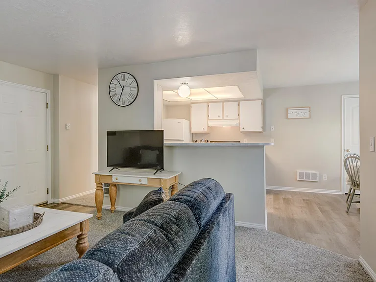 Parkwood Pointe Apartments — Photo 117