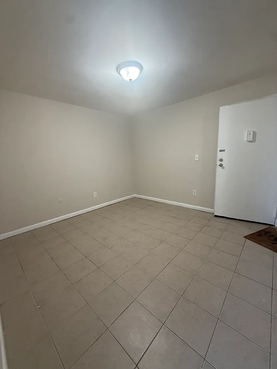 Building Photo - 104 Montclair Ave #A6