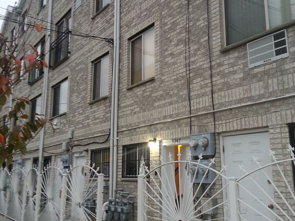 2nd image of 3247 Parkside Place #2