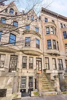 1st image of 330 W 88th St