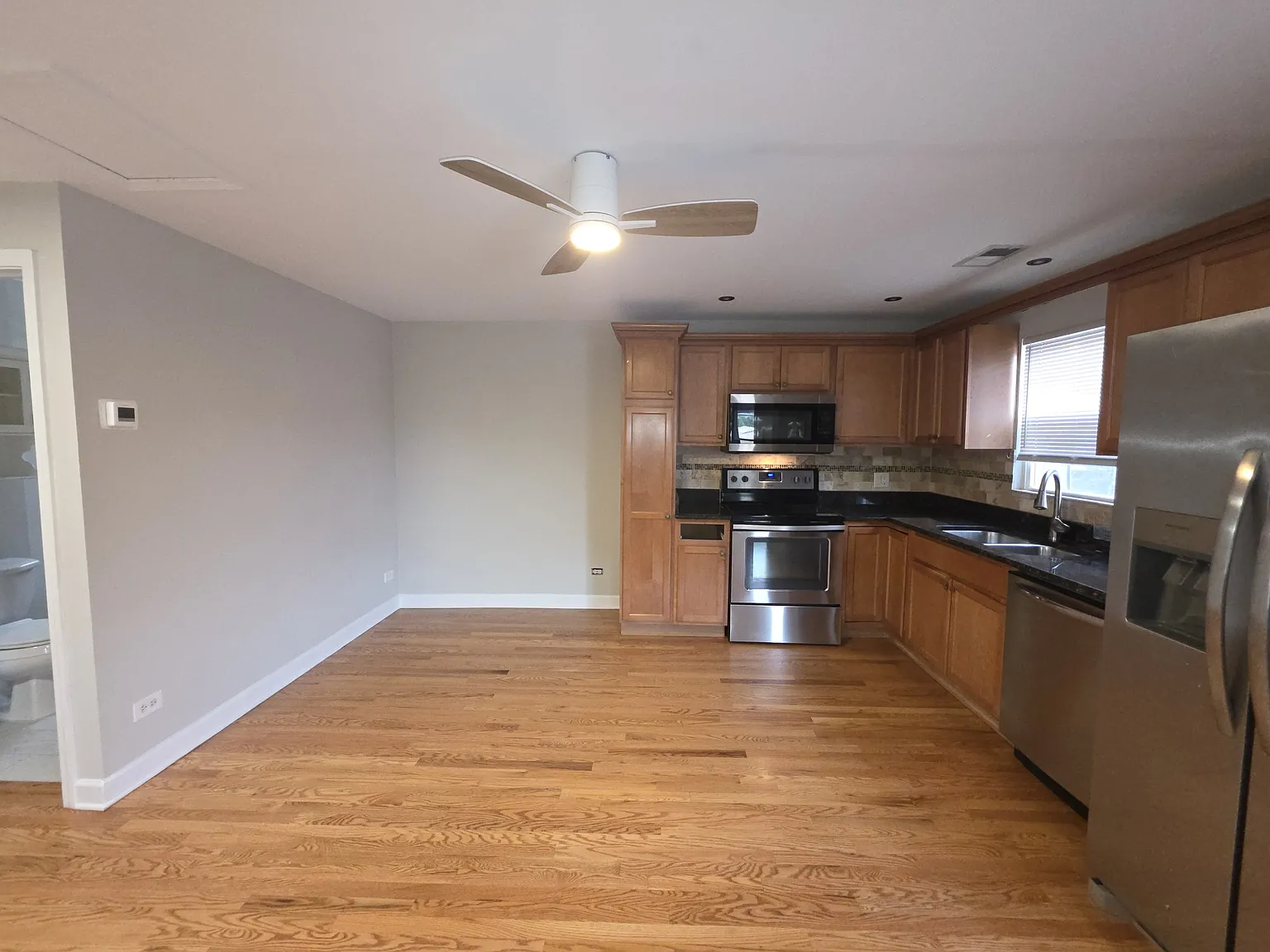 2 bed, 600 sqft, $1,700 — Photo 4