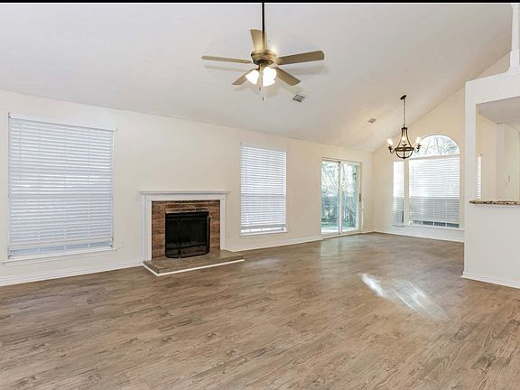 3rd image of 1014 Silver Spruce Dr