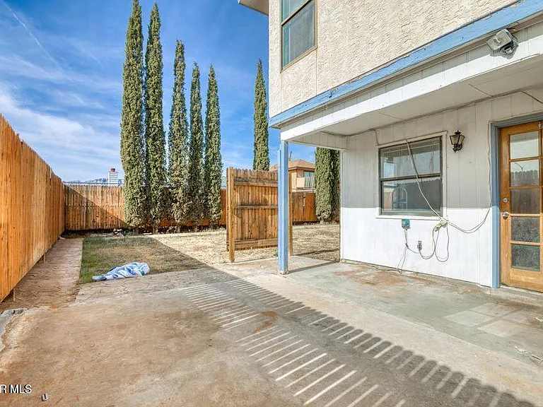10901 Joe Dimaggio Cir — Photo 25