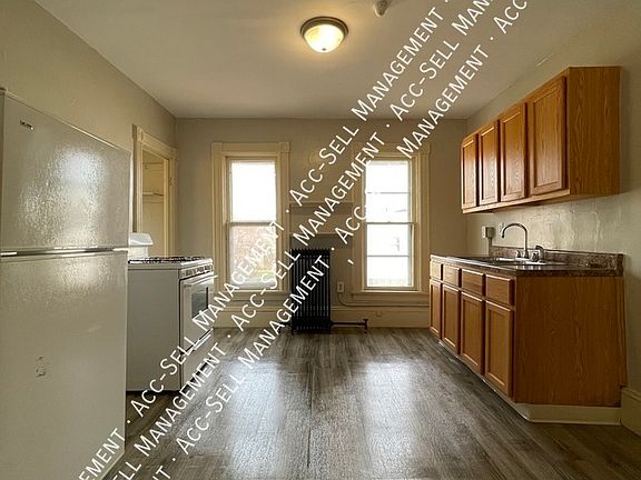 2nd image of 1003 Bridge St NW APT 3
