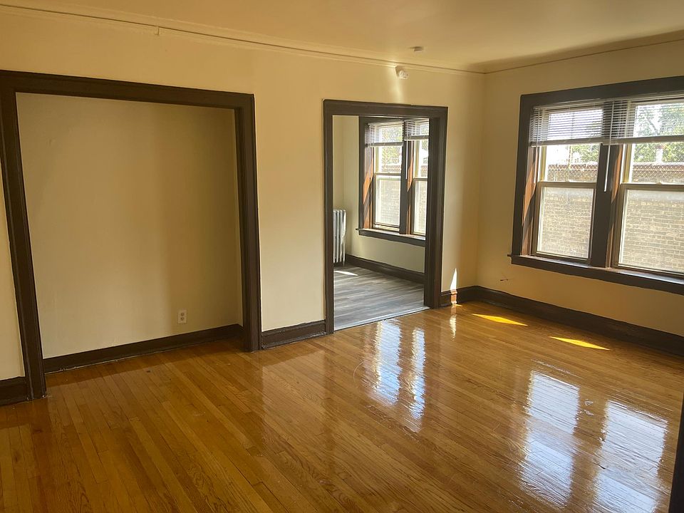 2nd image of 219 E 79th St #201