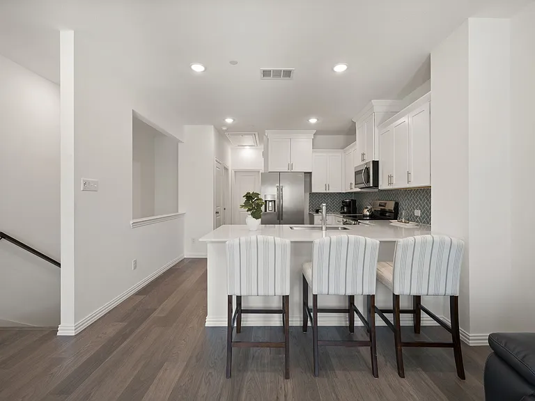 5243 Legacy St — Photo 12