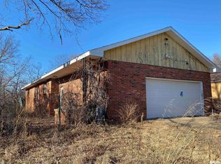512 N Kennedy St, Bath, IL 62617