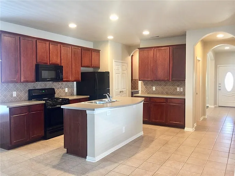 1016 Grey Fox Dr — Photo 23