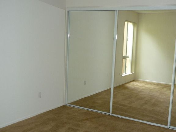 4th image of 1621 Hotel Cir S Unit E102