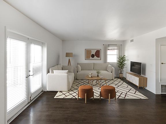 2nd image of 1901 W 6th St APT 206