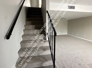 420 10th Avenue Dr NE APT 30, Hickory, NC 28601
