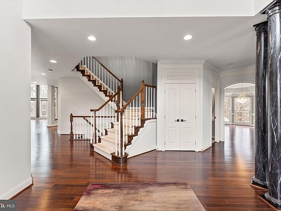 4th image of 25729 Summerbank Ct