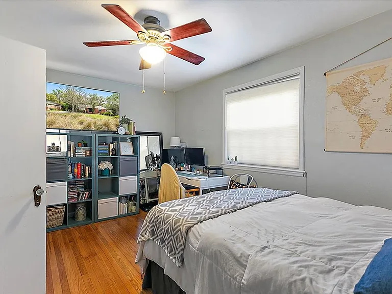 4527 Peachtree Cir E — Photo 11