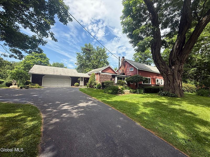 4th image of 582 Van Patten Road