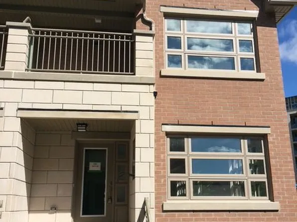 2460 Prince Michael Dr #52, Oakville, ON L6H 0G8