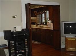 3rd image of 611 W Lincoln Ave